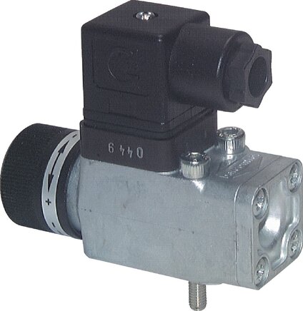 Exemplary representation: Pressure switch, conveniently adjustable, with flange connection